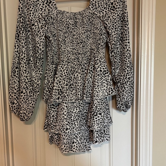 Simplee Apparel Leopard Print Romper - Picture 7 of 7
